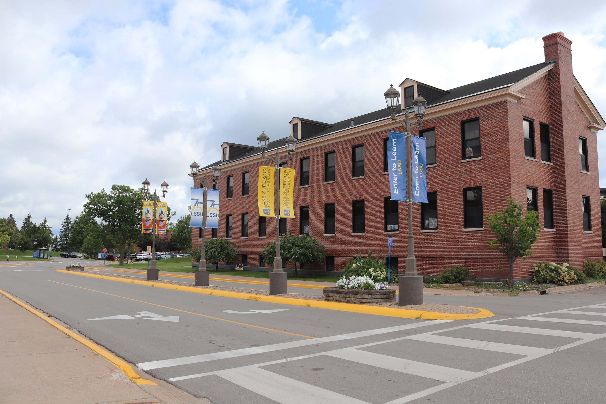 LSSU banners